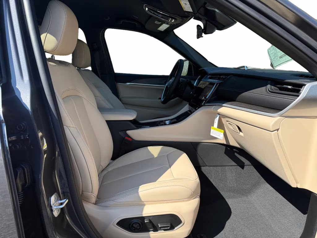 2026 Baltic Gray Metallic Clearcoat Jeep Grand Cherokee Limited 4X4 SUV