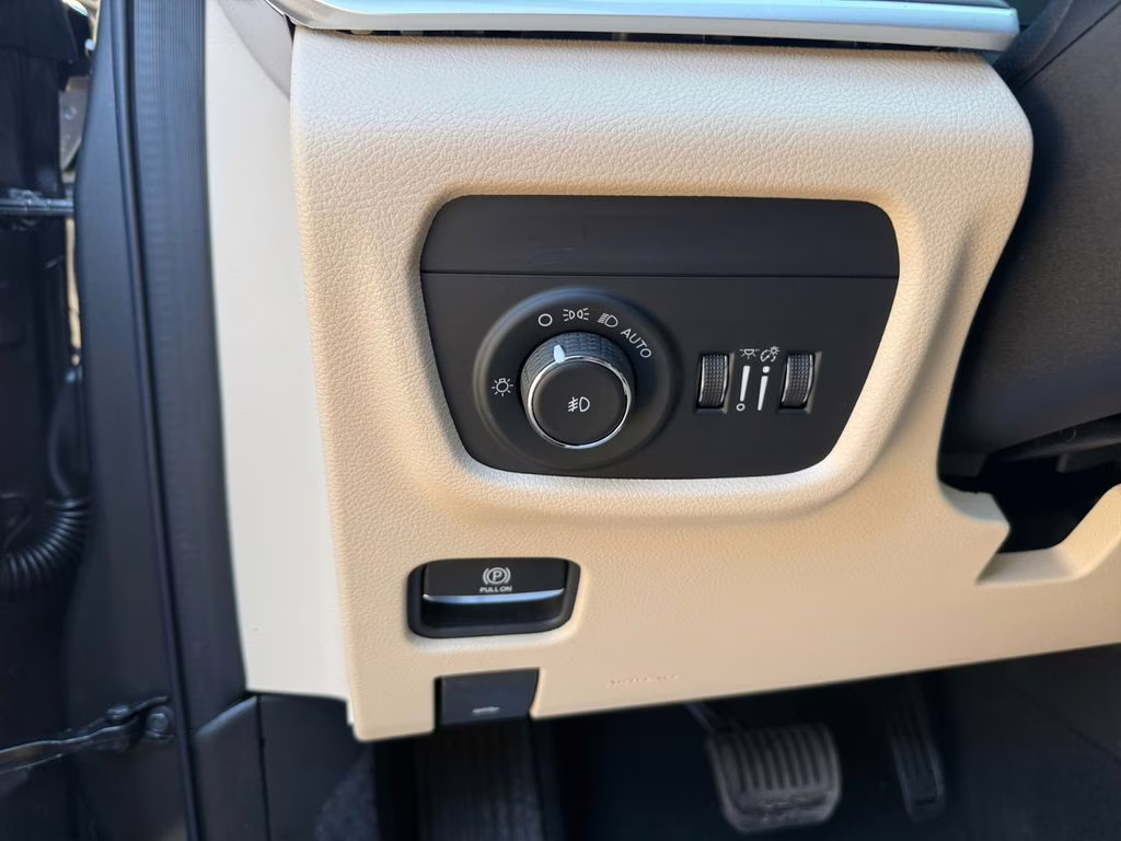 2026 Baltic Gray Metallic Clearcoat Jeep Grand Cherokee Limited 4X4 SUV