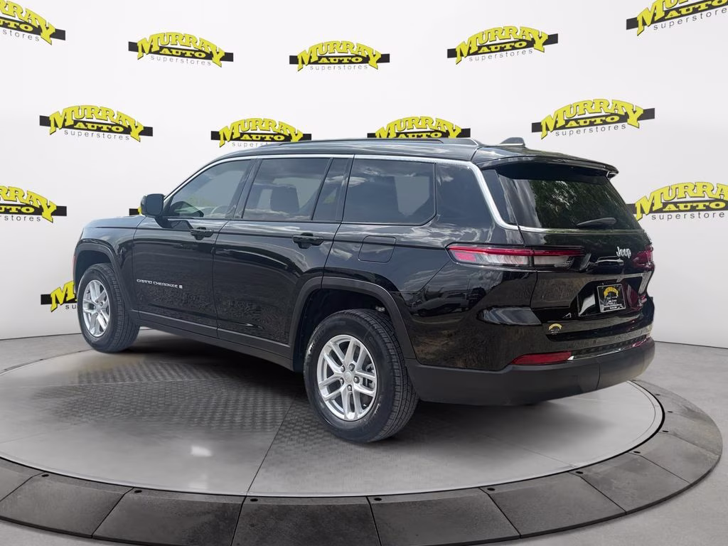 2025 Diamond Black Crystal Pearlcoat Jeep Grand Cherokee L Laredo RWD SUV