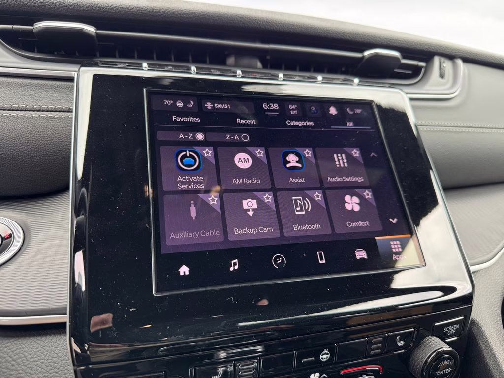 2025 Diamond Black Crystal Pearlcoat Jeep Grand Cherokee L Laredo RWD SUV