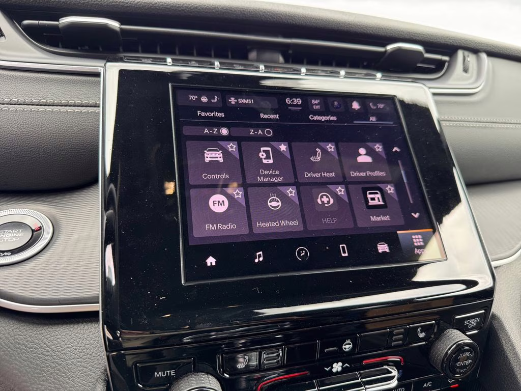 2025 Diamond Black Crystal Pearlcoat Jeep Grand Cherokee L Laredo RWD SUV