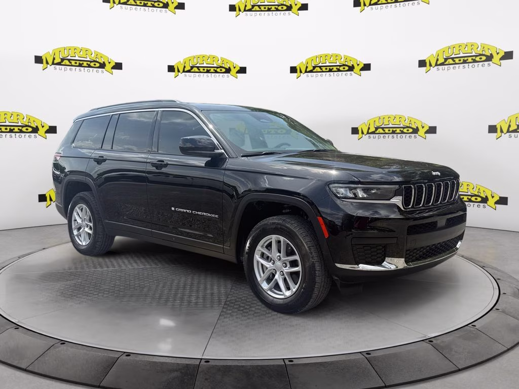 2025 Diamond Black Crystal Pearlcoat Jeep Grand Cherokee L Laredo RWD SUV