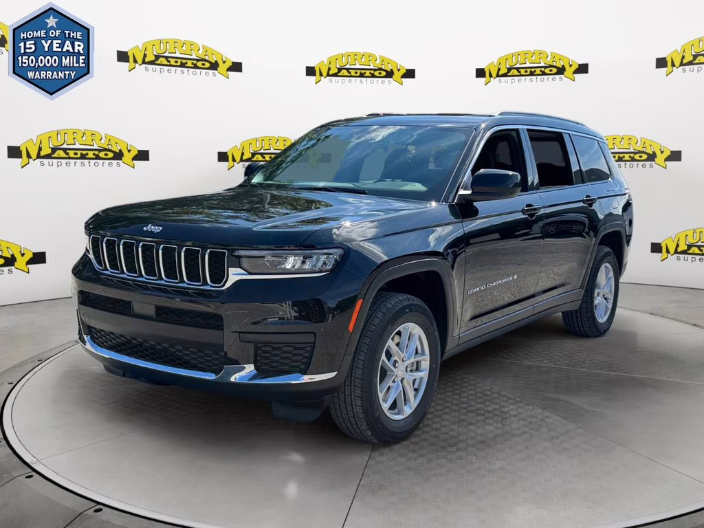 2025 Diamond Black Crystal Pearlcoat Jeep Grand Cherokee L Laredo RWD SUV