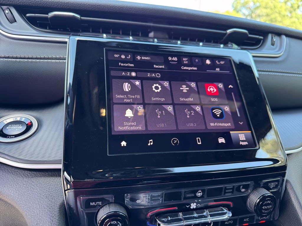 2025 Diamond Black Crystal Pearlcoat Jeep Grand Cherokee L Laredo RWD SUV