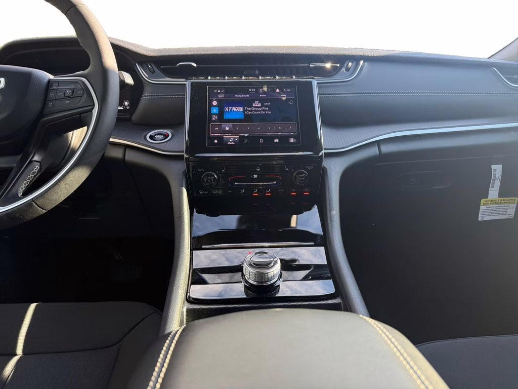 2025 Baltic Gray Metallic Clearcoat Jeep Grand Cherokee L Laredo RWD SUV