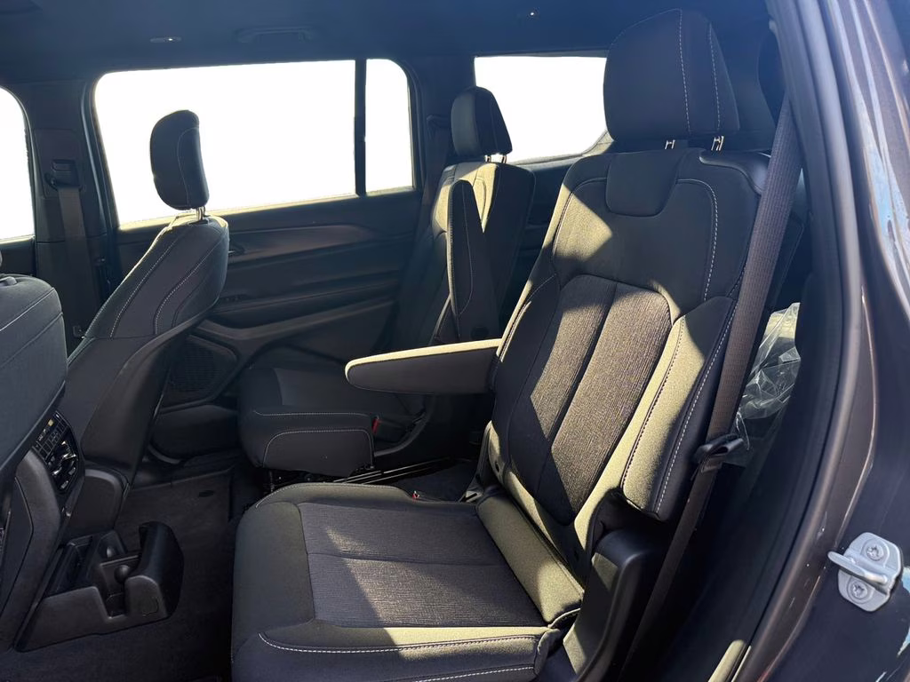 2025 Baltic Gray Metallic Clearcoat Jeep Grand Cherokee L Laredo RWD SUV