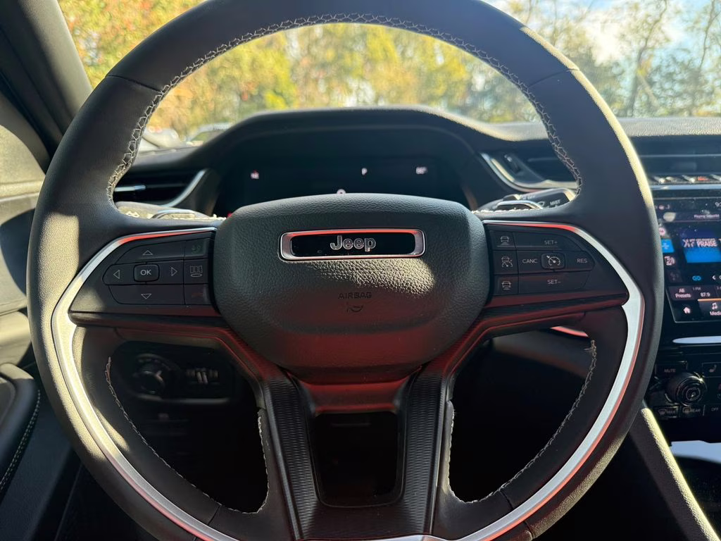 2025 Baltic Gray Metallic Clearcoat Jeep Grand Cherokee L Laredo RWD SUV