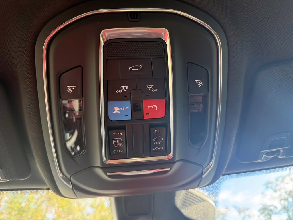 2025 Baltic Gray Metallic Clearcoat Jeep Grand Cherokee L Laredo RWD SUV