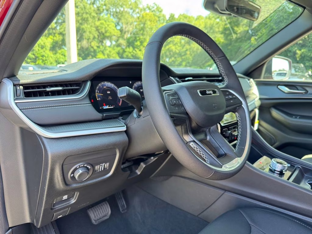 2025 Velvet Red Pearlcoat Jeep Grand Cherokee L Laredo RWD SUV