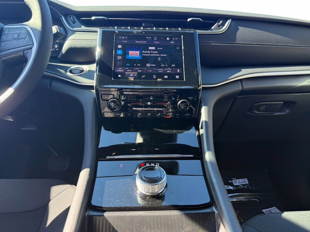 2025 Bright White Clearcoat Jeep Grand Cherokee L Laredo RWD SUV