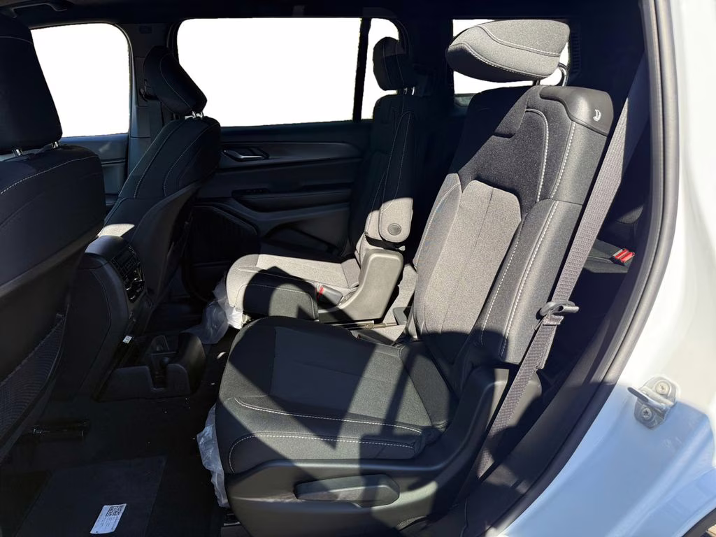 2025 Bright White Clearcoat Jeep Grand Cherokee L Laredo RWD SUV