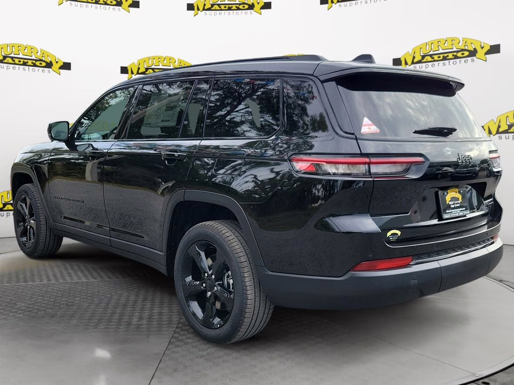 2025 Diamond Black Crystal Pearlcoat Jeep Grand Cherokee L Limited RWD SUV