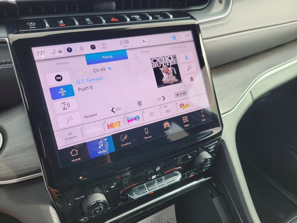 2025 Diamond Black Crystal Pearlcoat Jeep Grand Cherokee L Limited RWD SUV