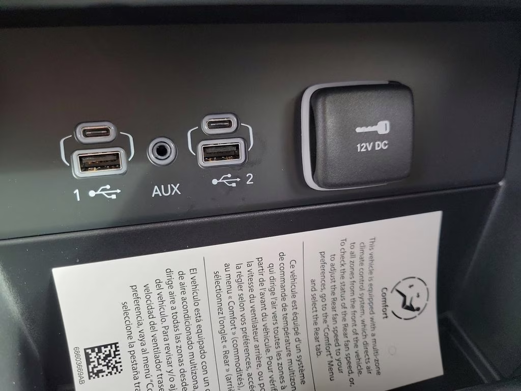 2025 Diamond Black Crystal Pearlcoat Jeep Grand Cherokee L Limited RWD SUV