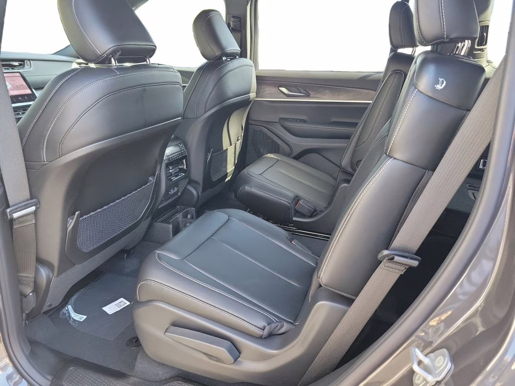 2025 Baltic Gray Metallic Clearcoat Jeep Grand Cherokee L Limited RWD SUV