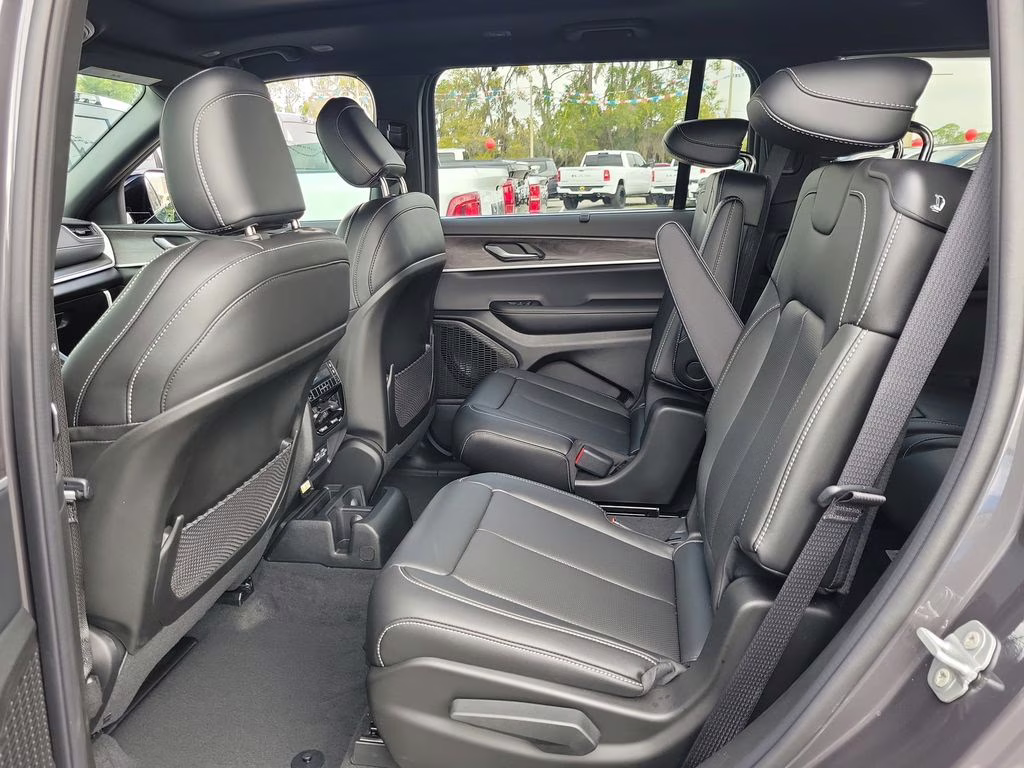 2025 Baltic Gray Metallic Clearcoat Jeep Grand Cherokee L Limited 4X4 SUV