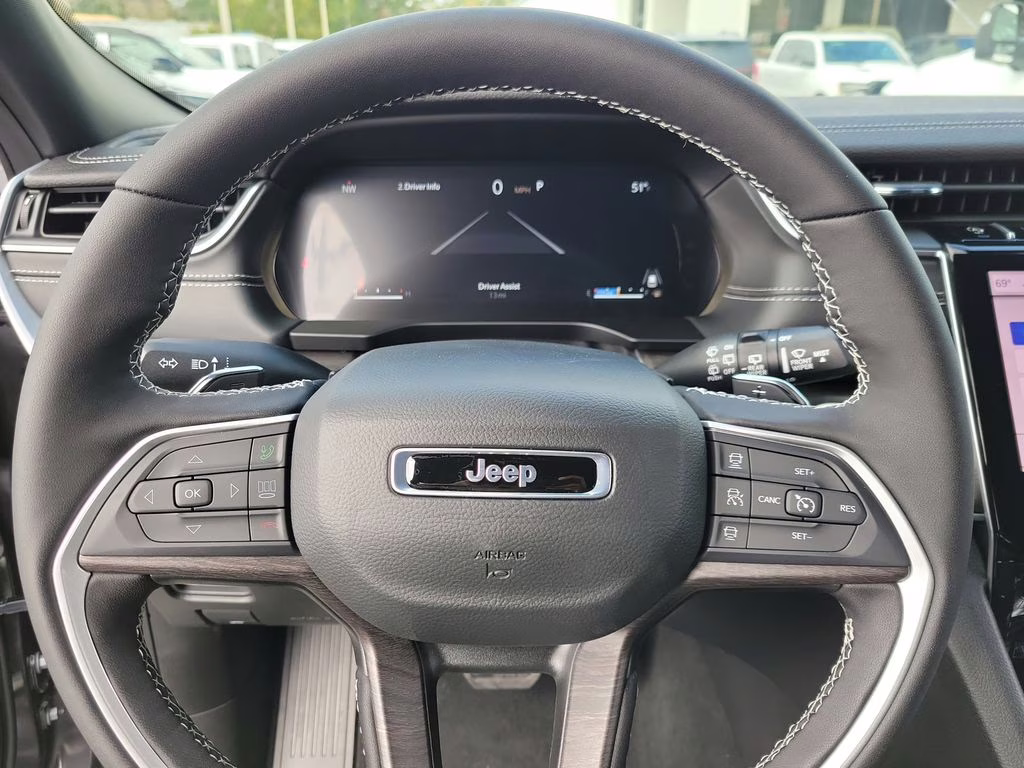 2025 Baltic Gray Metallic Clearcoat Jeep Grand Cherokee L Limited 4X4 SUV