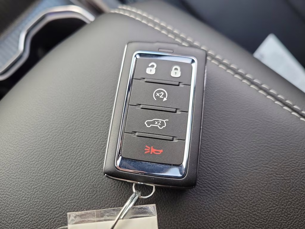 2025 Baltic Gray Metallic Clearcoat Jeep Grand Cherokee L Limited 4X4 SUV