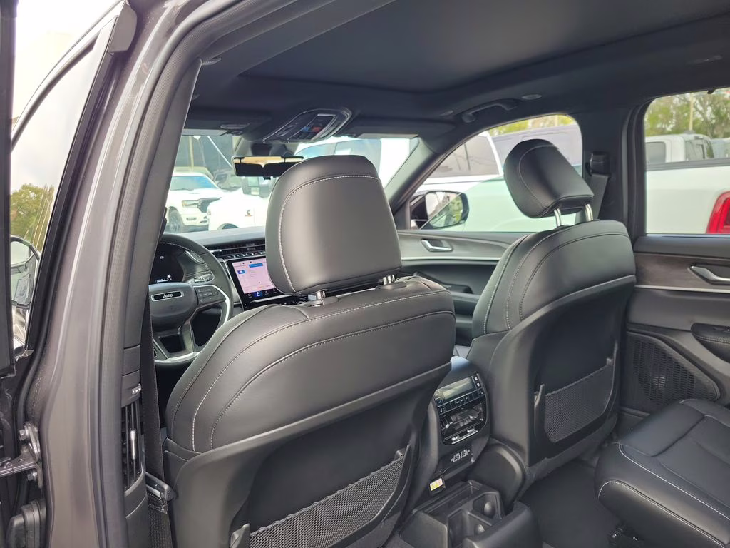 2025 Baltic Gray Metallic Clearcoat Jeep Grand Cherokee L Limited 4X4 SUV