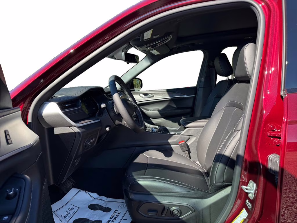 2025 Velvet Red Pearlcoat Jeep Grand Cherokee L Limited 4X4 SUV