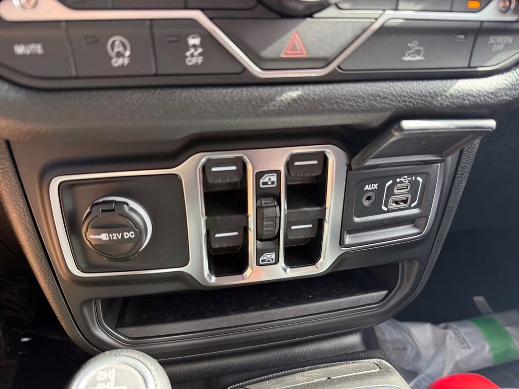 2026 Bright White Clearcoat Jeep Gladiator Sport S 4X4 Truck