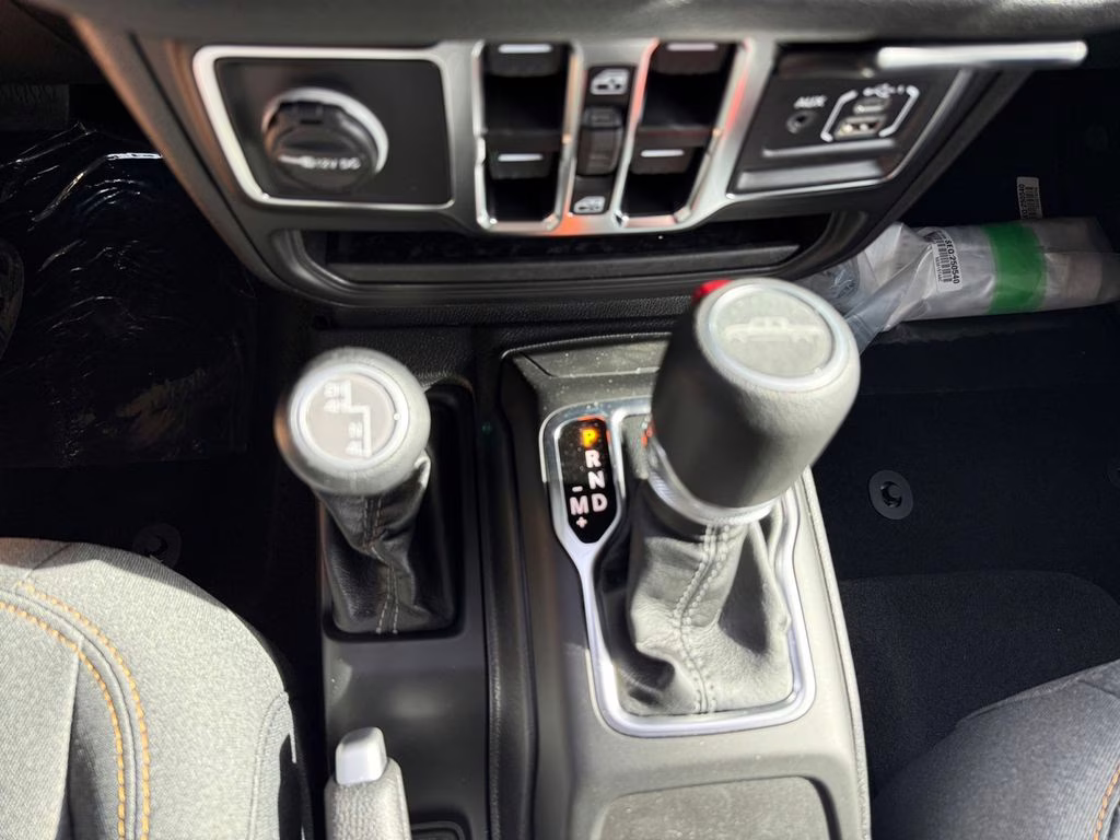 2026 Bright White Clearcoat Jeep Gladiator Sport S 4X4 Truck