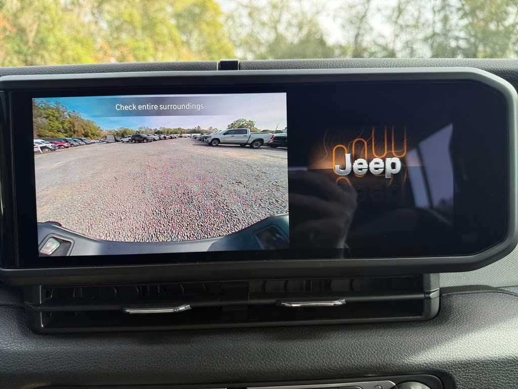 2026 Bright White Clearcoat Jeep Gladiator Sport S 4X4 Truck