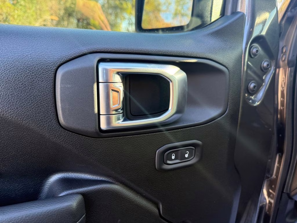 2026 Granite Crystal Metallic Clearcoat Jeep Gladiator Sport 4X4 Truck