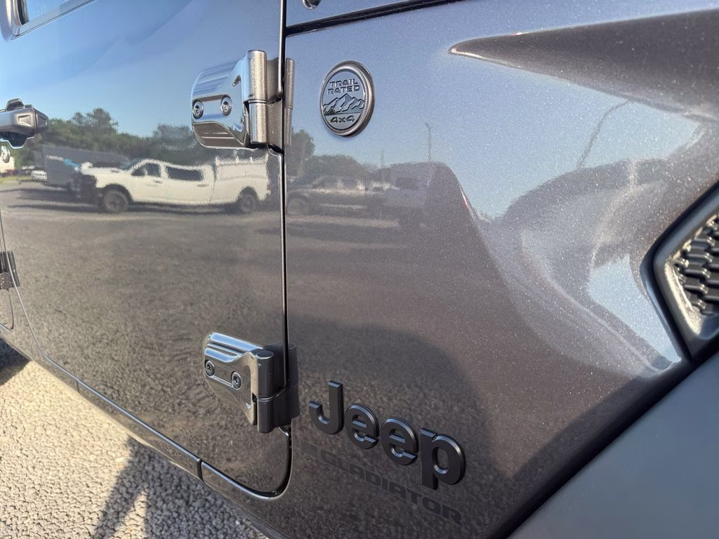 2026 Granite Crystal Metallic Clearcoat Jeep Gladiator Sport 4X4 Truck