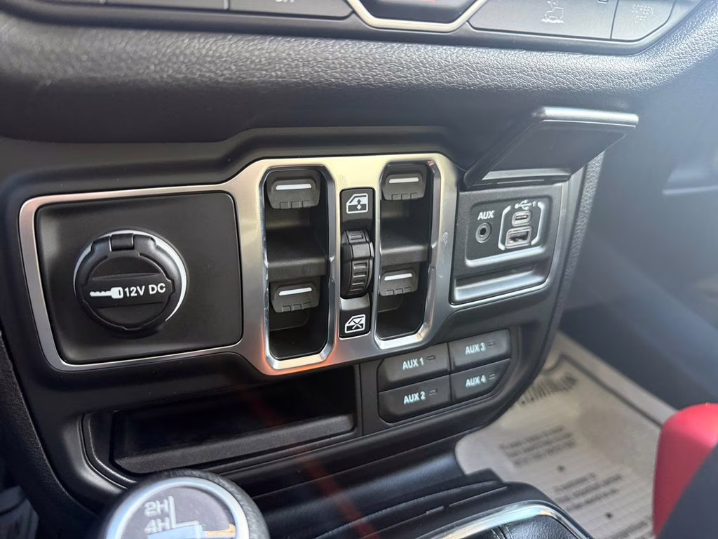 2026 Granite Crystal Metallic Clearcoat Jeep Gladiator Sport 4X4 Truck