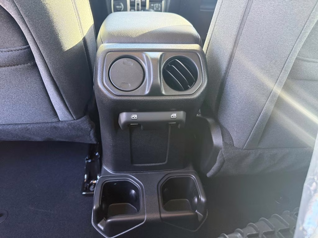 2026 Granite Crystal Metallic Clearcoat Jeep Gladiator Sport 4X4 Truck