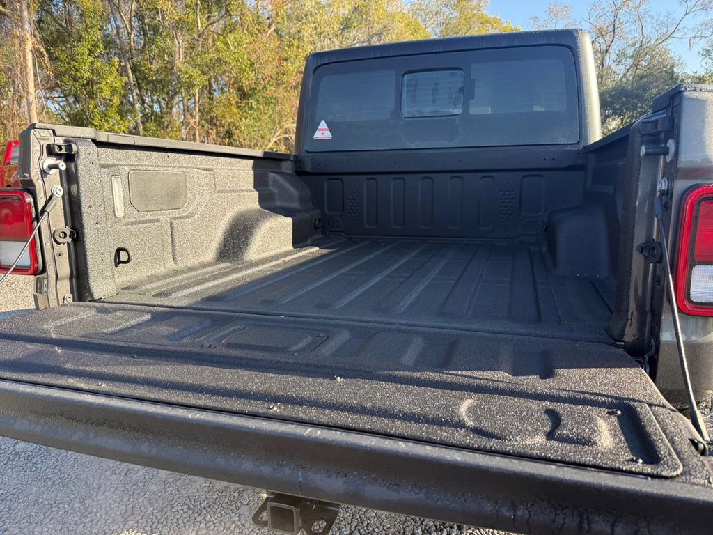 2026 Granite Crystal Metallic Clearcoat Jeep Gladiator Sport 4X4 Truck