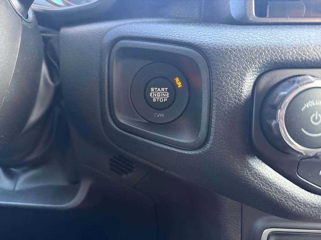 2026 Granite Crystal Metallic Clearcoat Jeep Gladiator Sport 4X4 Truck