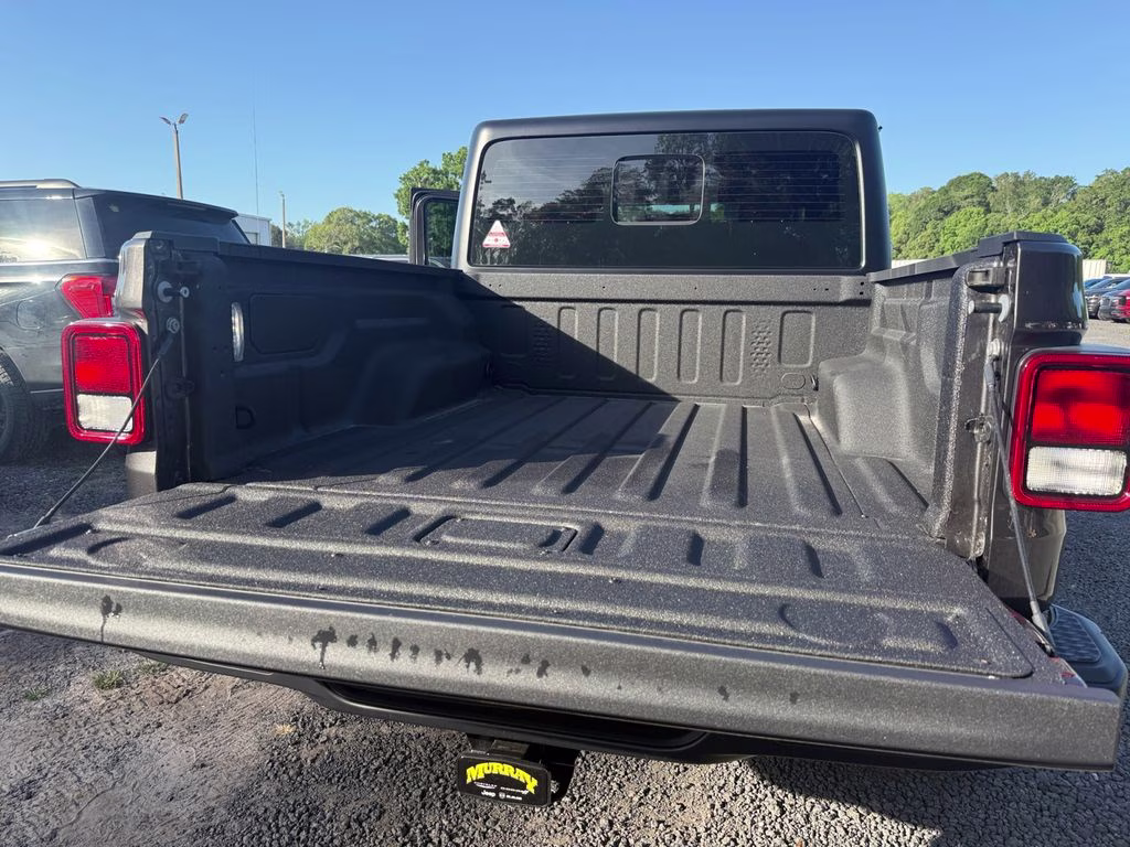 2026 Granite Crystal Metallic Clearcoat Jeep Gladiator Sport 4X4 Truck