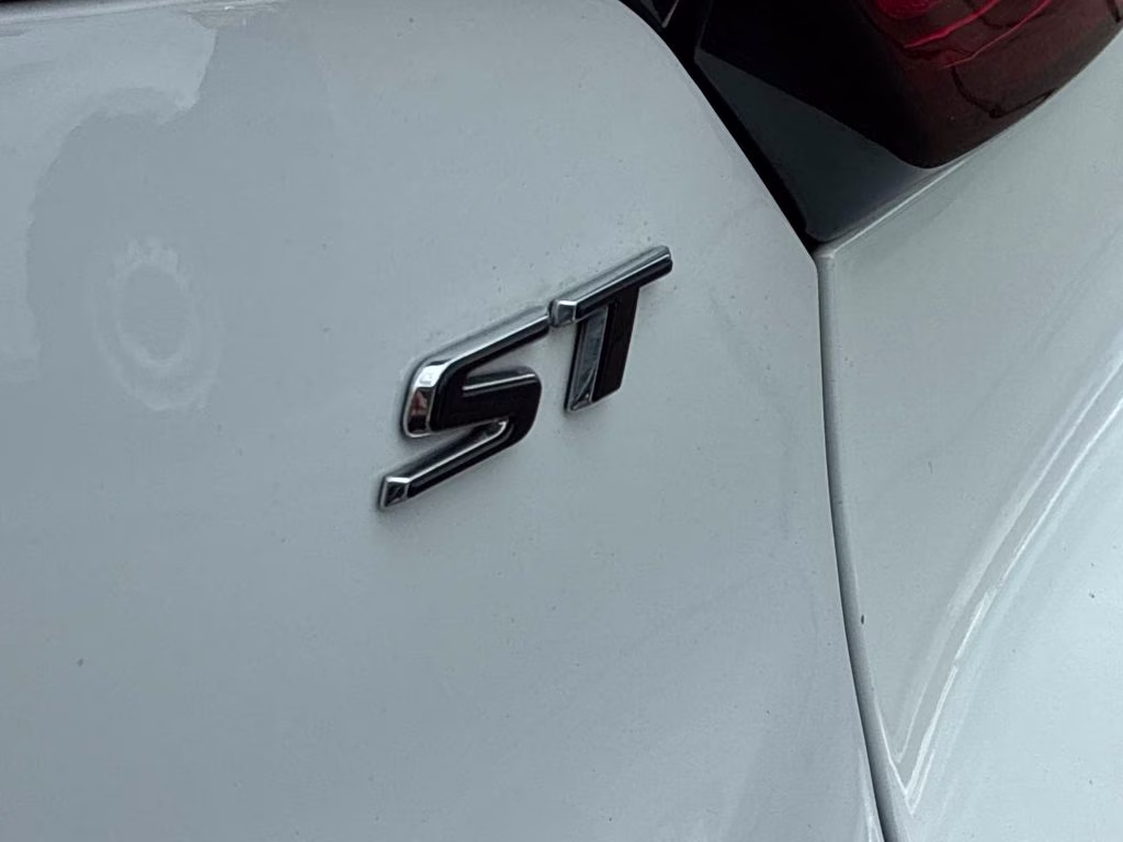 2024 Summit White Buick Encore GX Sport Touring FWD SUV