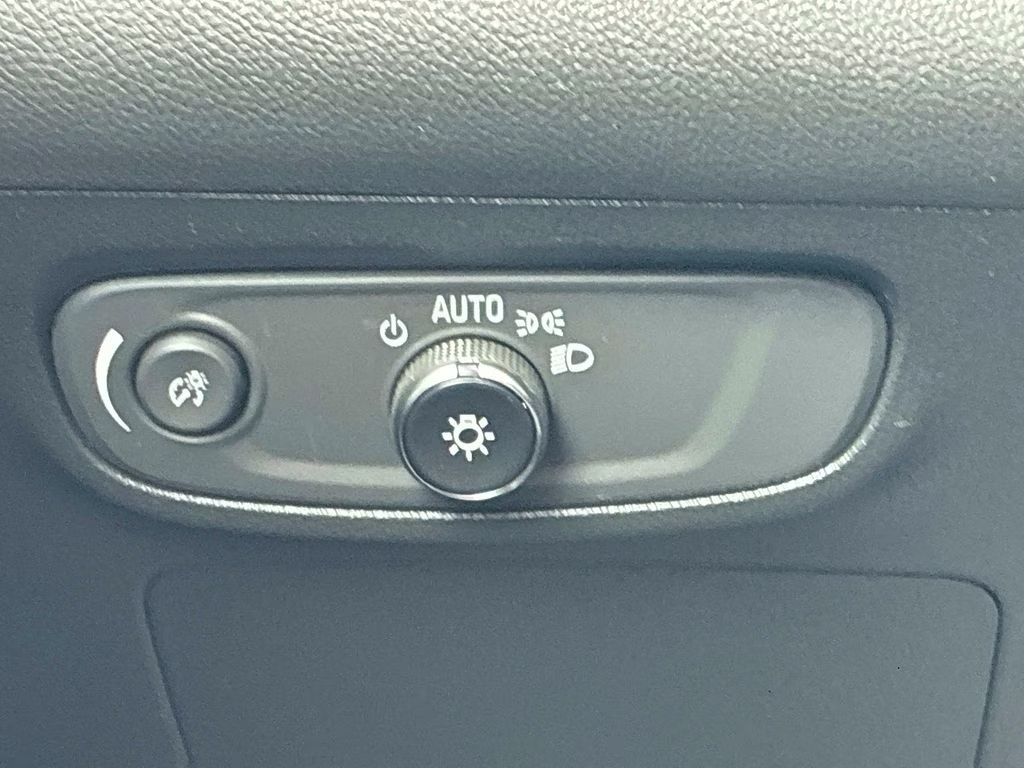 2024 Summit White Buick Encore GX Sport Touring FWD SUV
