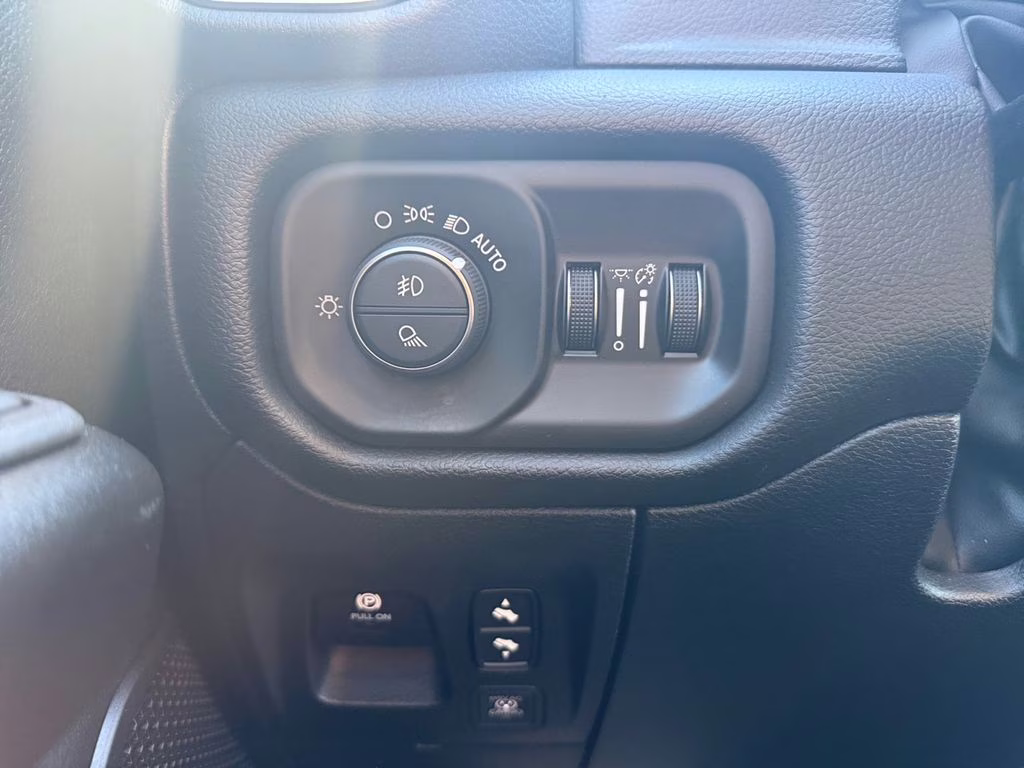 2026 Diamond Black Crystal Pearlcoat Ram 1500 Big Horn/Lone Star 4X4 Truck