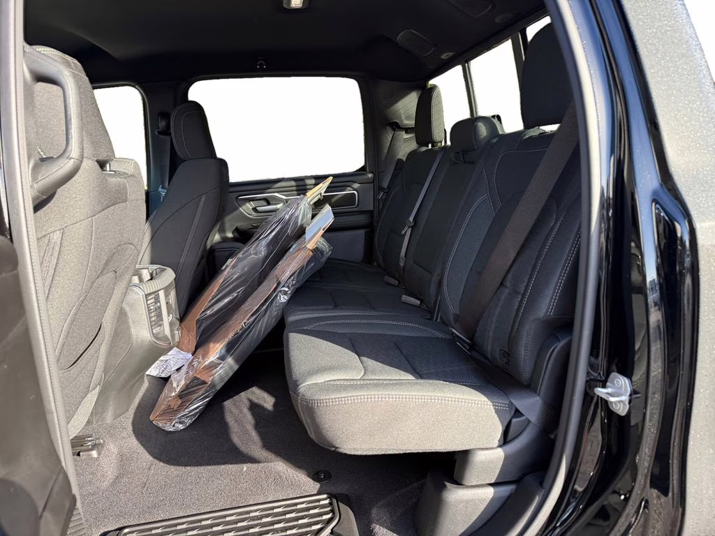 2026 Diamond Black Crystal Pearlcoat Ram 1500 Big Horn/Lone Star 4X4 Truck