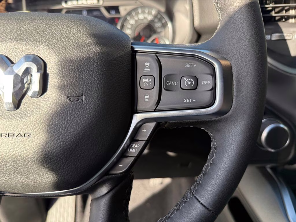 2026 Diamond Black Crystal Pearlcoat Ram 1500 Big Horn/Lone Star 4X4 Truck