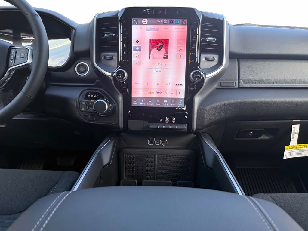 2025 Diamond Black Crystal Pearlcoat Ram 1500 Big Horn/Lone Star 4X4 Truck