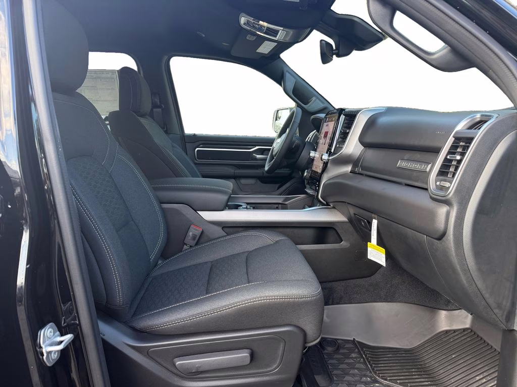 2025 Diamond Black Crystal Pearlcoat Ram 1500 Big Horn/Lone Star 4X4 Truck