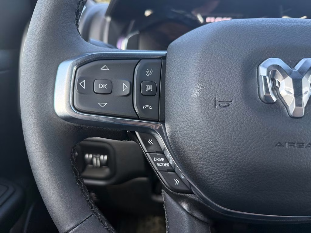 2025 Diamond Black Crystal Pearlcoat Ram 1500 Big Horn/Lone Star 4X4 Truck