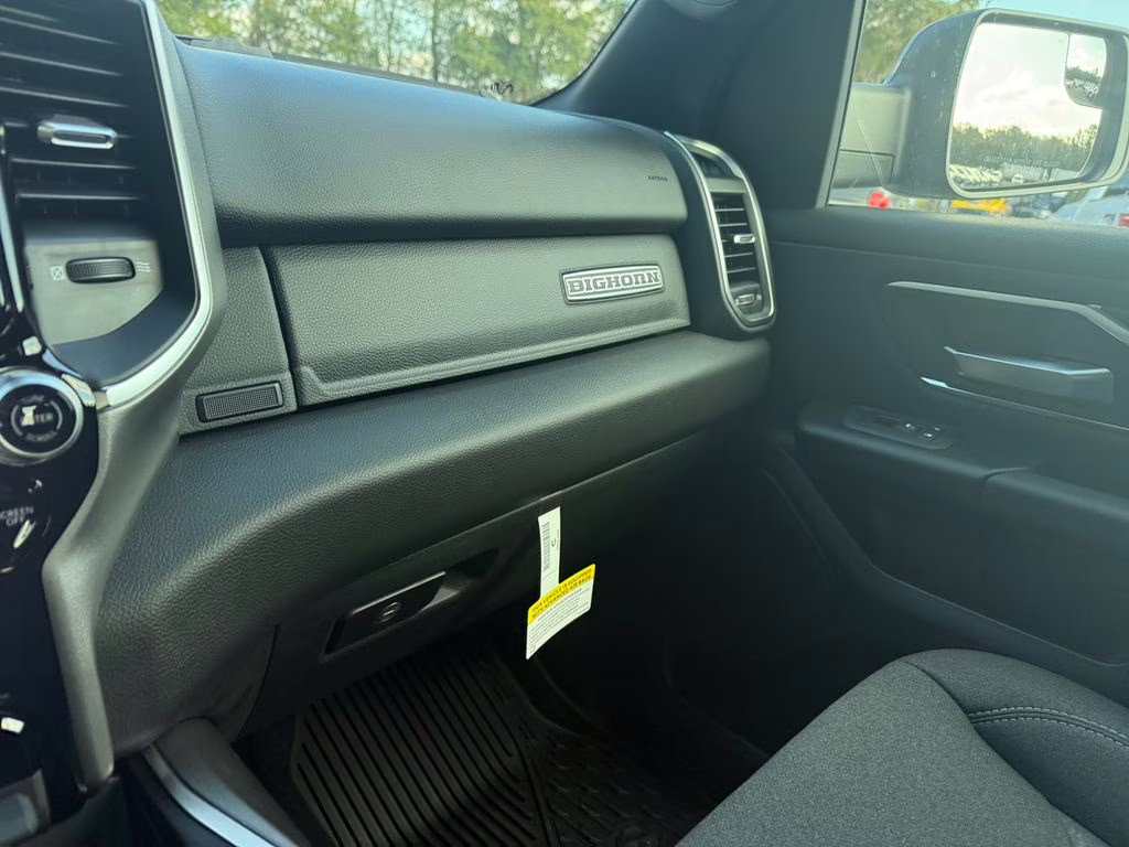 2025 Diamond Black Crystal Pearlcoat Ram 1500 Big Horn/Lone Star 4X4 Truck