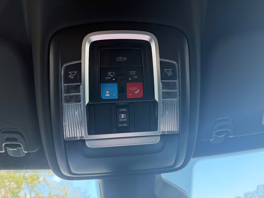 2025 Diamond Black Crystal Pearlcoat Ram 1500 Big Horn/Lone Star 4X4 Truck