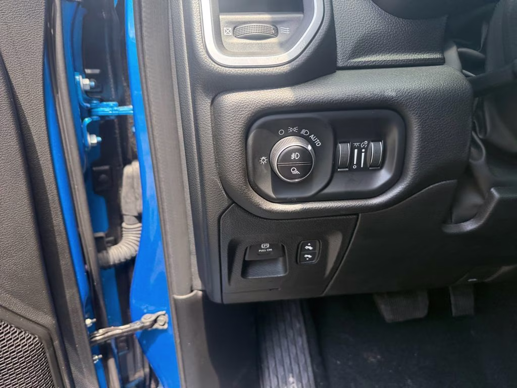 2025 Hydro Blue Pearlcoat Ram 1500 Big Horn/Lone Star 4X4 Truck