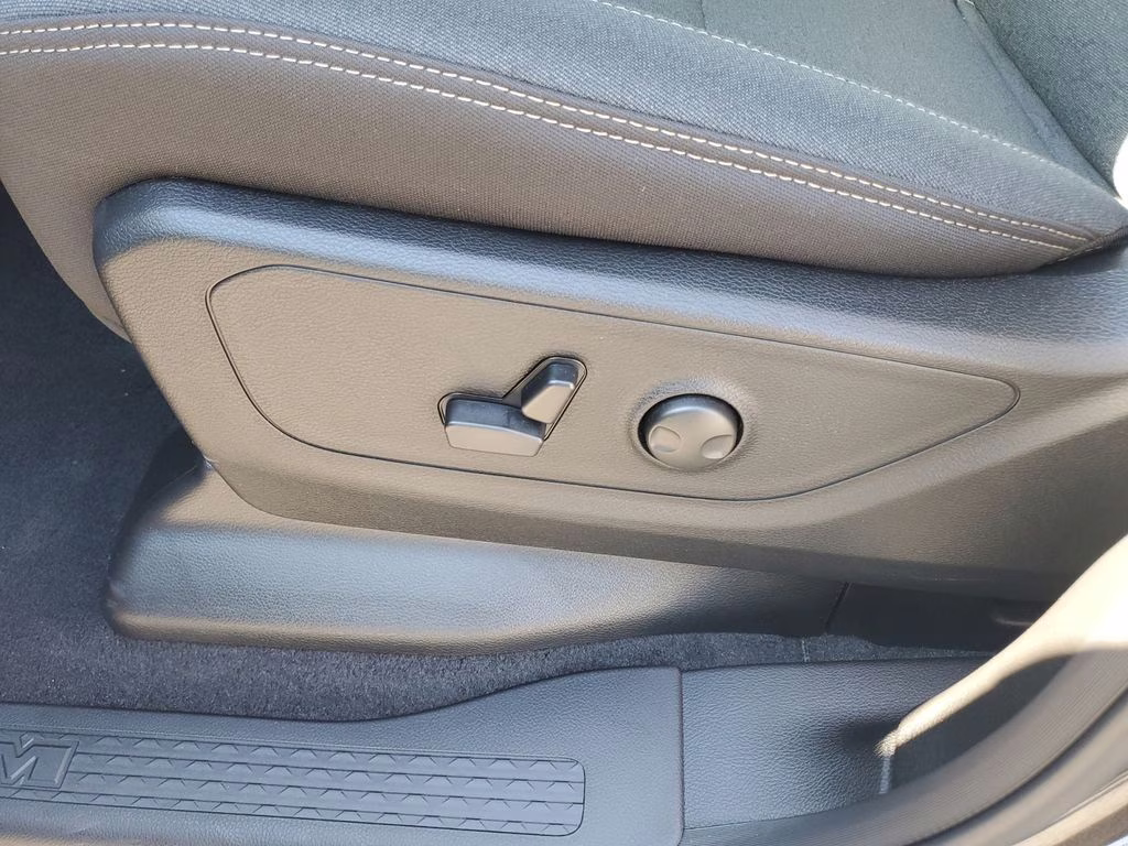 2026 Granite Crystal Metallic Clearcoat Ram 1500 Big Horn/Lone Star 4X4 Truck