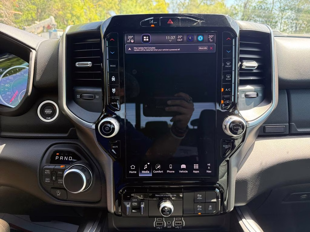 2026 Diamond Black Crystal Pearlcoat Ram 1500 Big Horn/Lone Star 4X4 Truck