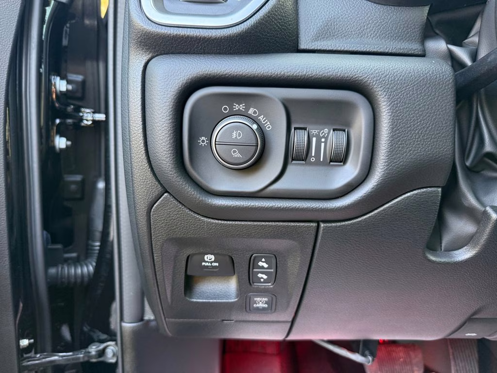 2026 Diamond Black Crystal Pearlcoat Ram 1500 Big Horn/Lone Star 4X4 Truck