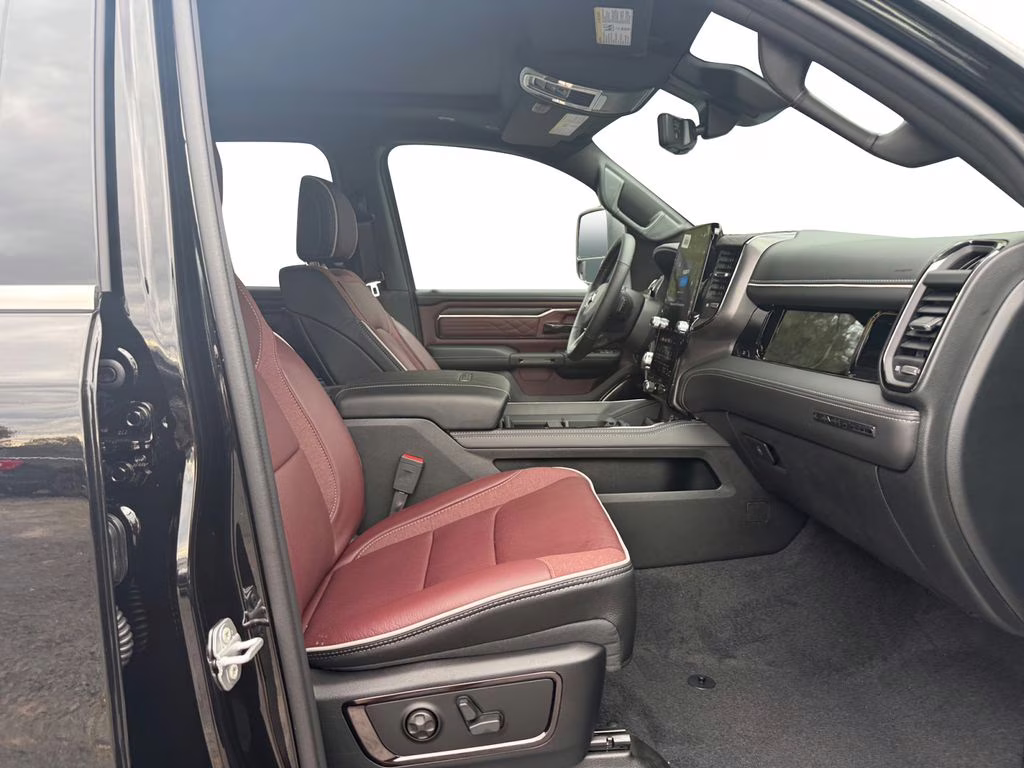 2026 Diamond Black Crystal Pearlcoat Ram 1500 Limited 4X4 Truck