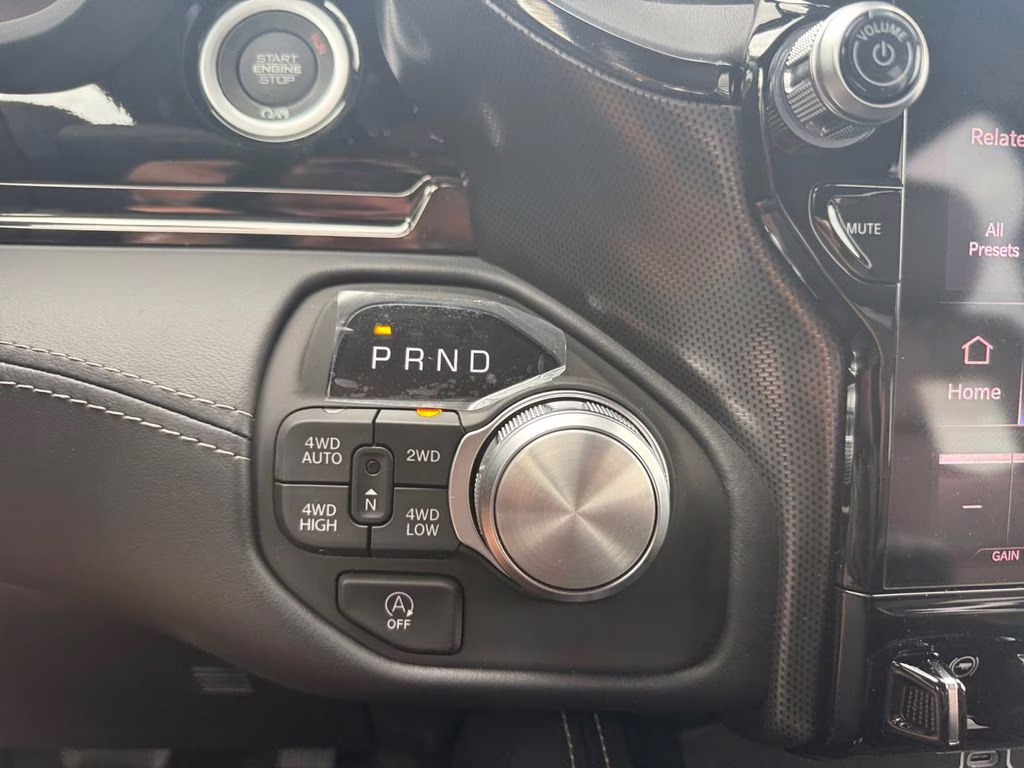 2026 Diamond Black Crystal Pearlcoat Ram 1500 Limited 4X4 Truck